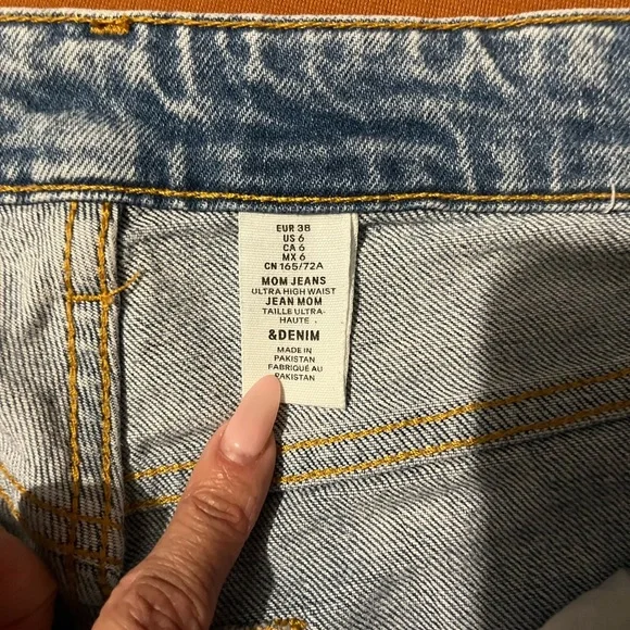 💥4/$20 H&M Women’s size 6 ultra high waisted mom jeans. Worn once! BUNDLE & SAVE - Picture 3 of 11